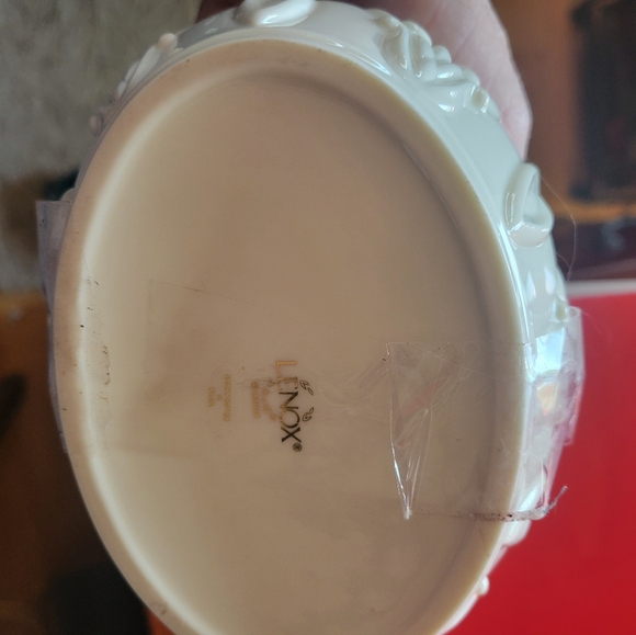 LENOX TRINKET MUSIC BOX - Picture 3 of 5